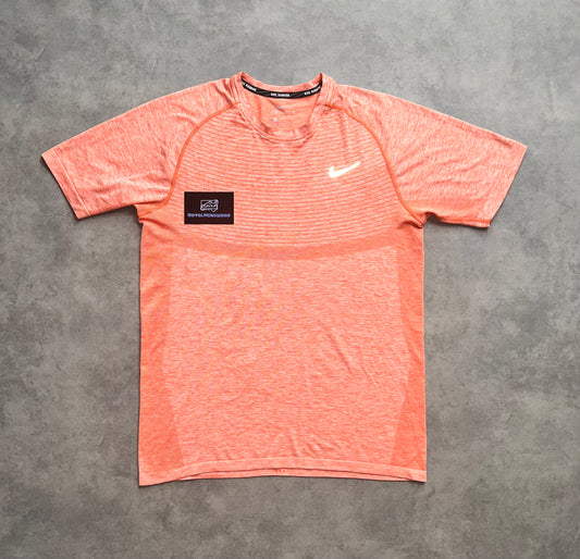 Nike tech knit T-shirt - peach