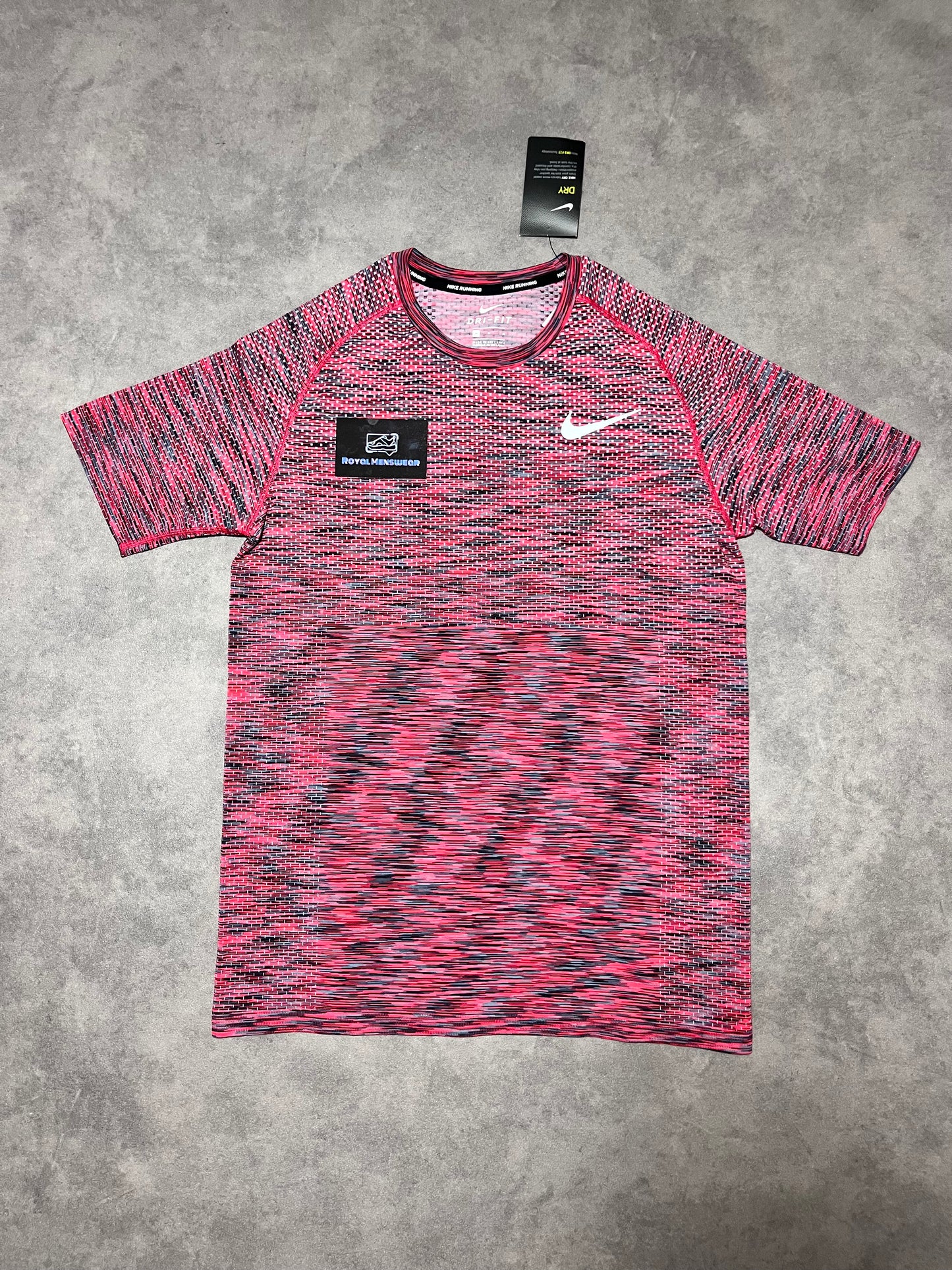 Nike tech knit T-shirt - crimson fireworks